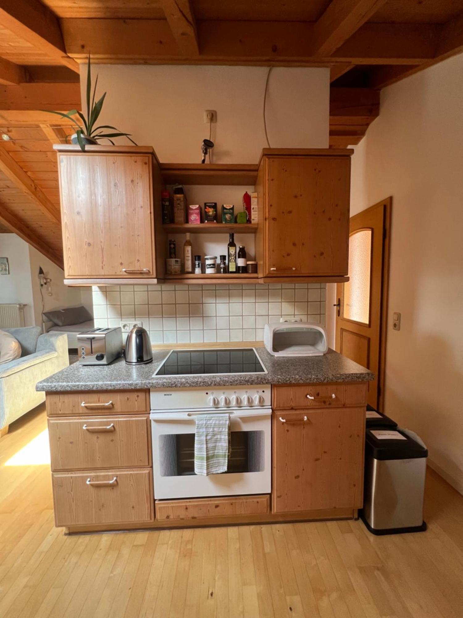Gemuetliche Dachgeschosswohnung Mit Balkon Ainring Luaran gambar