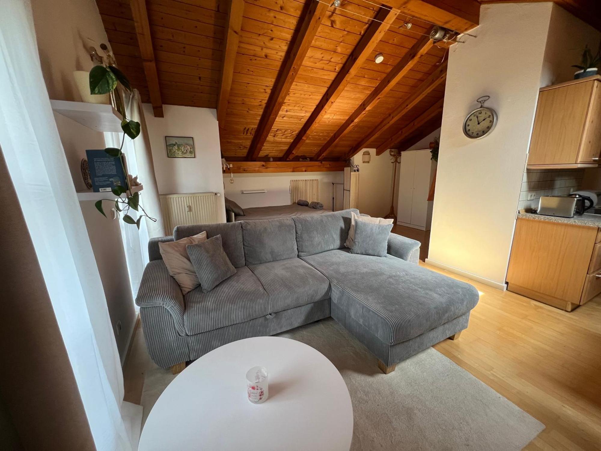 Gemuetliche Dachgeschosswohnung Mit Balkon Ainring Luaran gambar